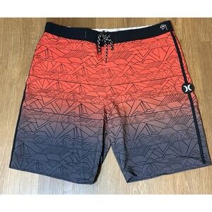 Hurley Men's Red Black Swim Trunks Swimsuit Size 34 Board Shorts